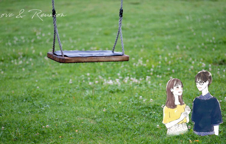 誰も座っていないブランコと芝生の風景。復縁が叶ったプロセスを表現。